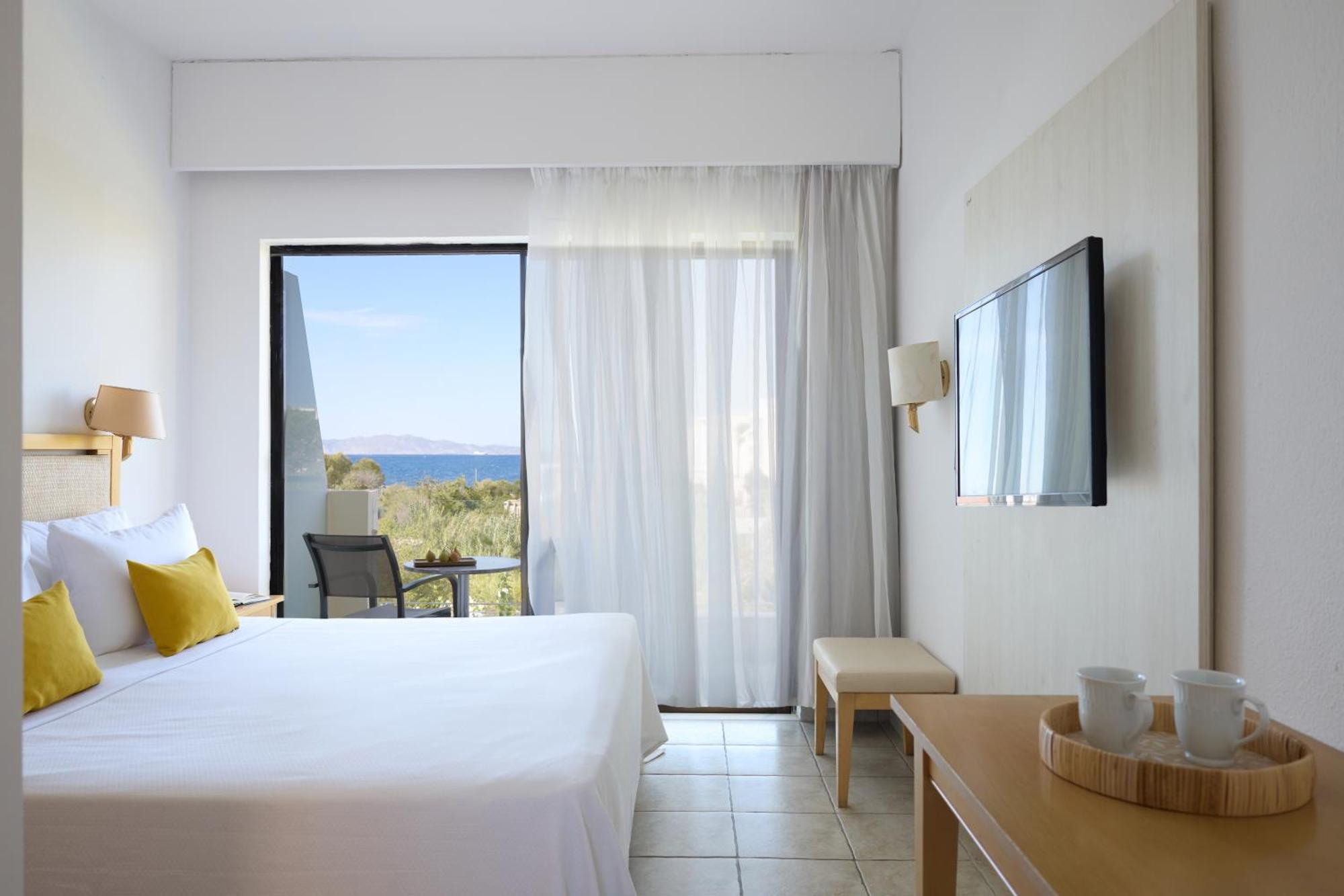 Blue Bay Beach Resort 伊利索斯 外观 照片