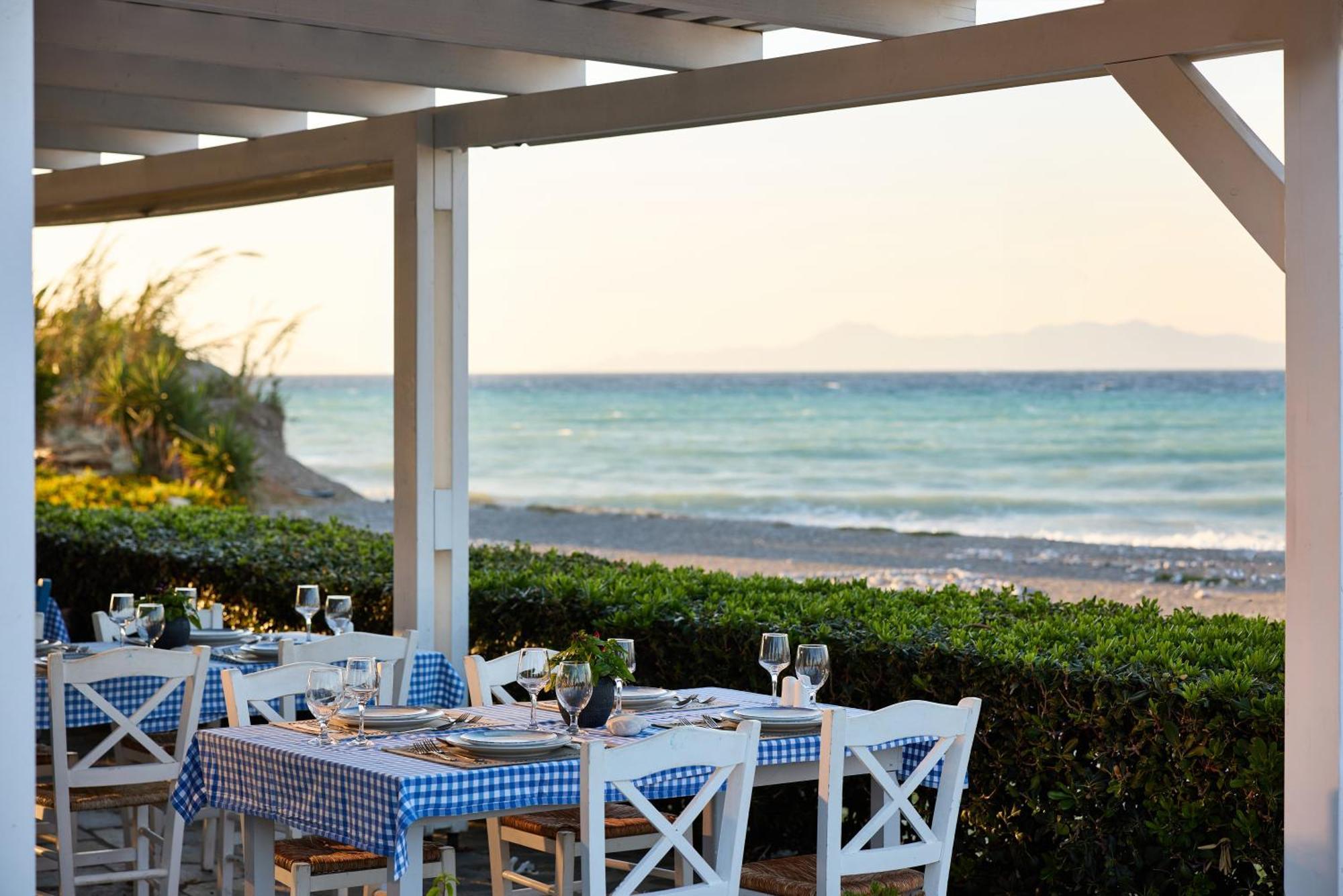 Blue Bay Beach Resort 伊利索斯 外观 照片