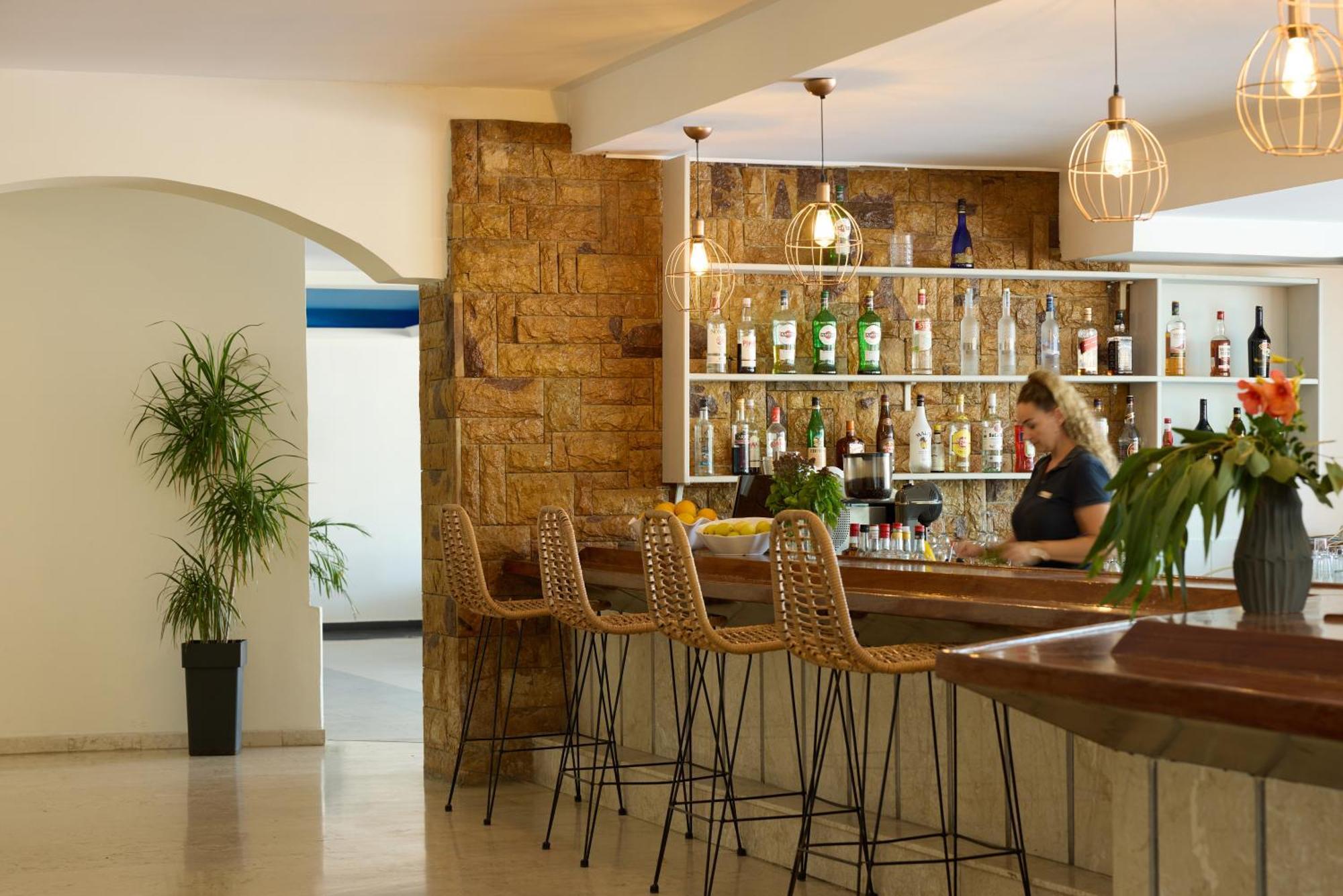 Blue Bay Beach Resort 伊利索斯 外观 照片