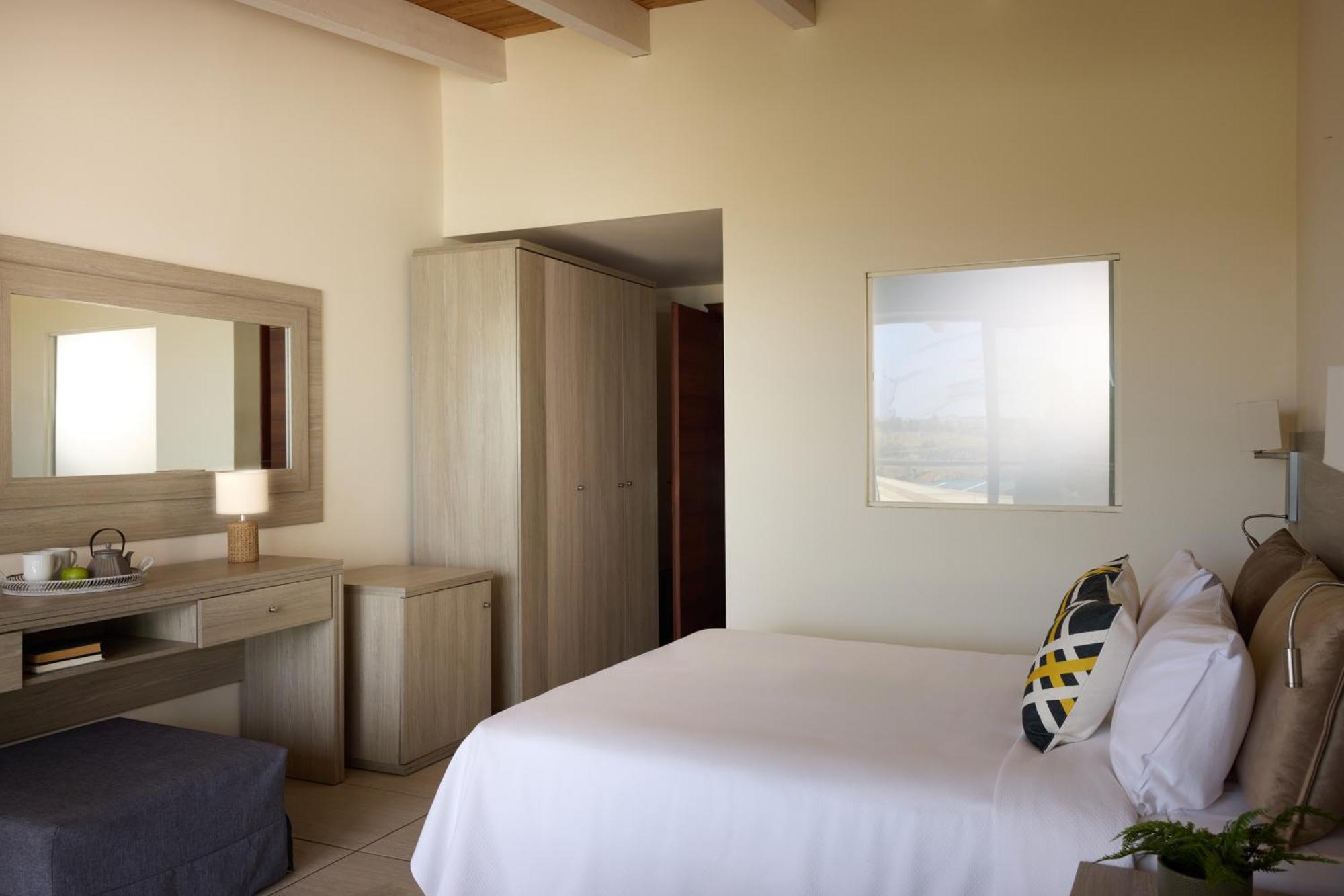 Blue Bay Beach Resort 伊利索斯 外观 照片